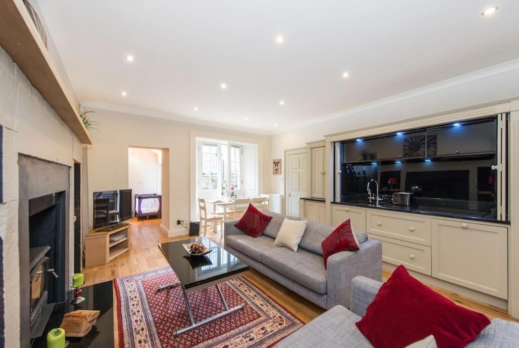 Self Catering , City Centre Apartment With Parking Эдинбург Экстерьер фото