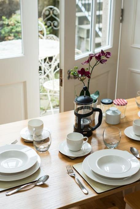 Self Catering , City Centre Apartment With Parking Эдинбург Экстерьер фото