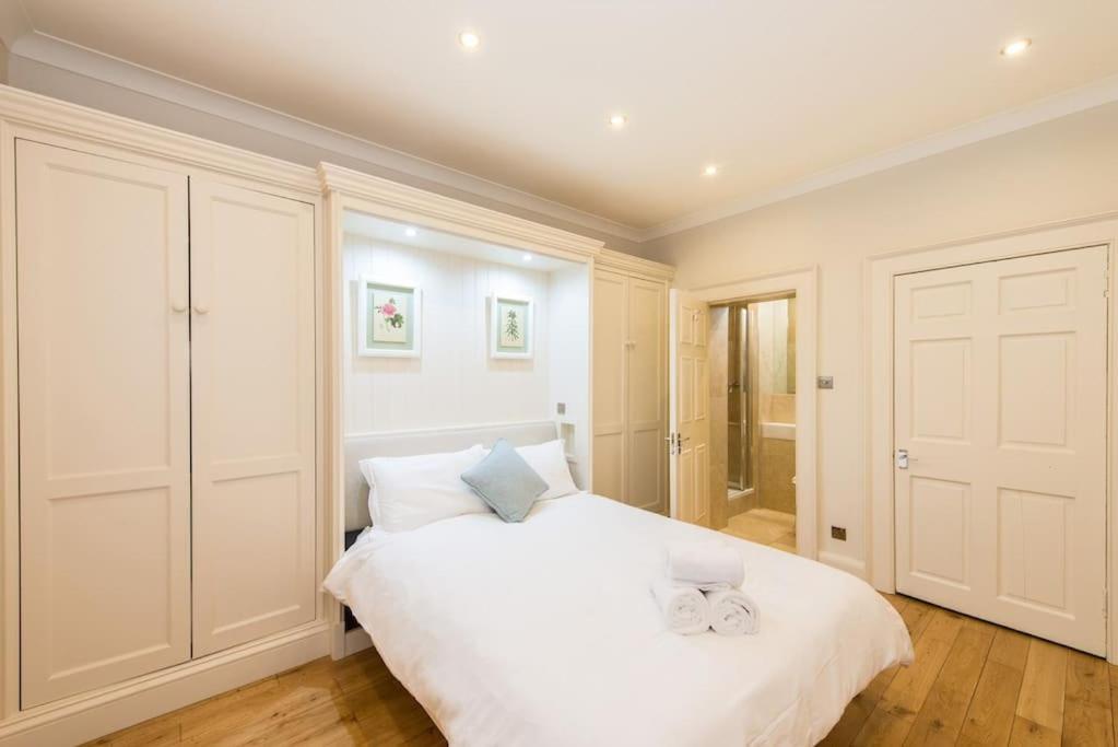Self Catering , City Centre Apartment With Parking Эдинбург Экстерьер фото
